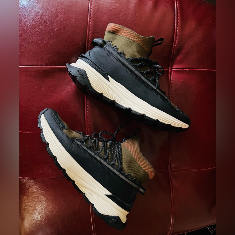 Moncler Khaki Monte Runner High